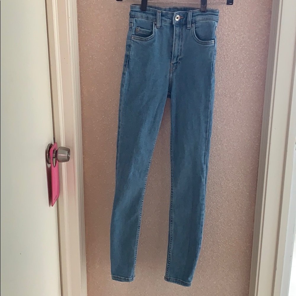 Medium wash Vintage ZARA high rise skinny jeans
